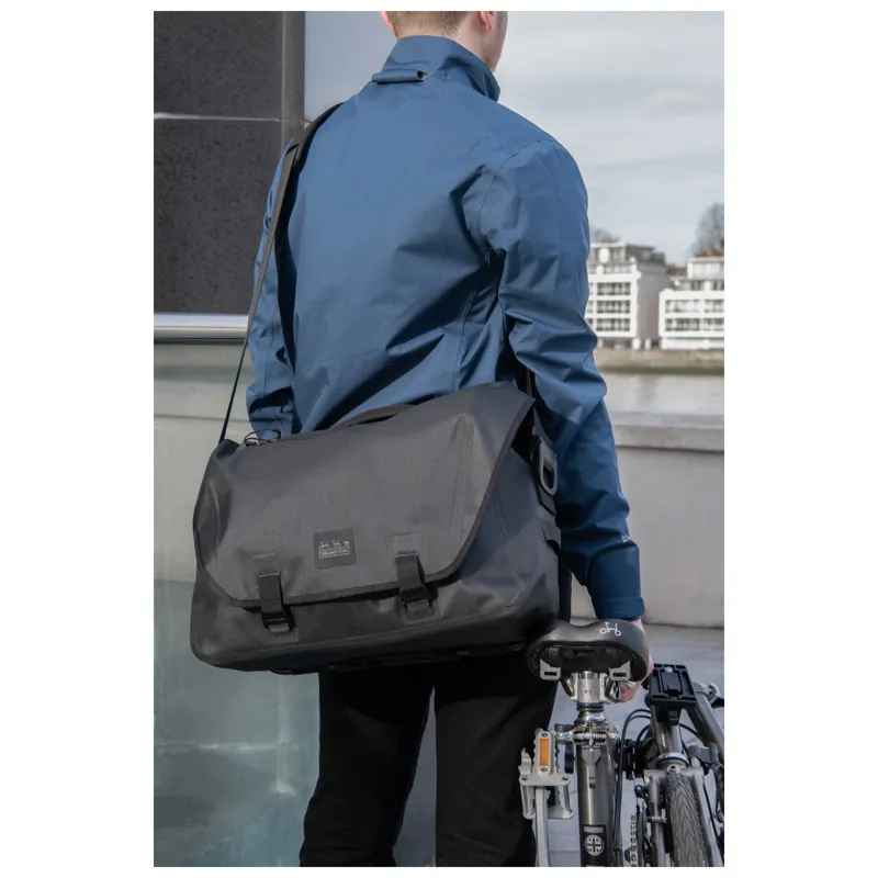 Brompton Metro Waterproof Bag Large Black-9